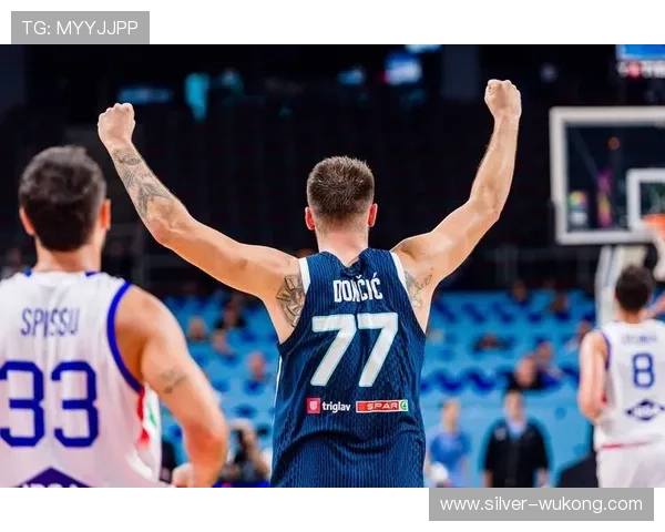 东契奇连续三场关键时刻突破拉开差距，提升球队进攻核心地位