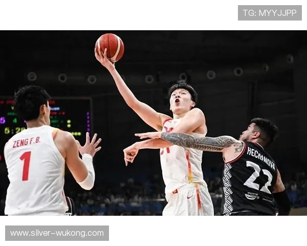 申京挡拆拉开对位内线，较上季助攻低位效率双升