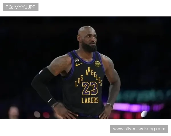 朗多无球跑动制造错位，改变湖人进攻节奏