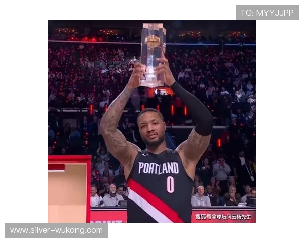 利拉德通过挡拆单打提升关键时刻得分效率，明显优于常规赛表现