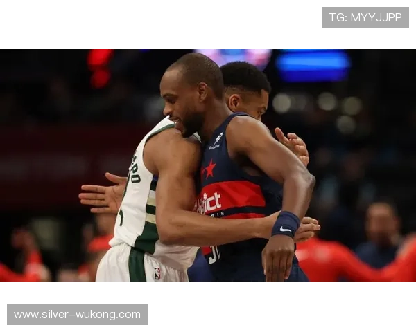 无球跑动为字母哥拉开空间米德尔顿比上季更稳定