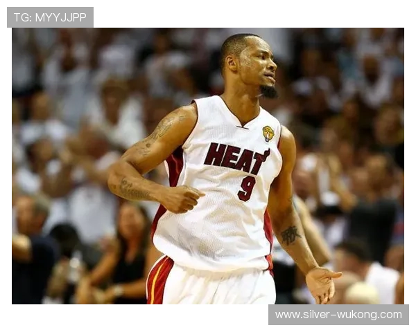 拉沙德·刘易斯挡拆提升中距离效率拉开防守差距