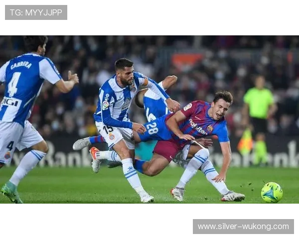 直塞撕破后防哈维本赛季较上季更前插